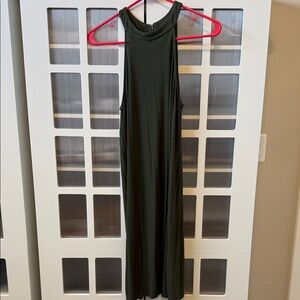 VENUS Dark Green Sleeveless Midi Dress